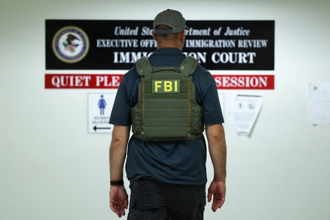 FBI tái triển khai lực lượng chống khủng bố trước nguy cơ bị Iran trả đũa - Ảnh 1. Lực lượng chống khủng bố Mỹ 'vào vị trí' vì sợ Iran trả đũa - Ảnh 1.