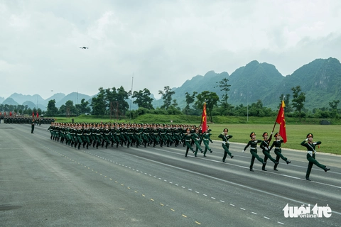 Hơn 7.000 chiến sĩ quân đội hợp luyện diễu binh, diễu hành - Ảnh 1.