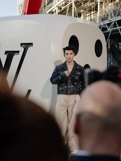 HIEUTHUHAI gây phấn khích khi hội ngộ đại sứ Louis Vuitton: 'Anh Minh Hiếu gặp anh Jay Hiếu' - Ảnh 2. Hieuthuhai - Ảnh 5.