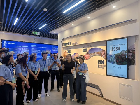 hành trình học tập đỏ - Ảnh 6.