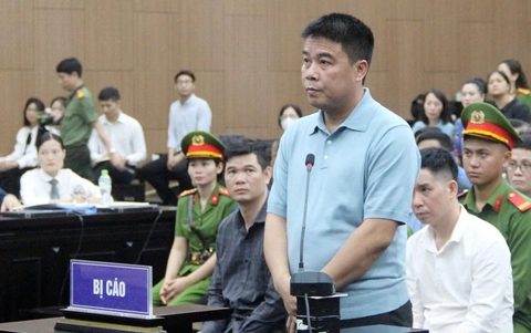 Nguyễn Văn Hậu xách vali chục tỉ hối lộ cựu lãnh đạo tỉnh - Ảnh 1. Phúc sơn - Ảnh 1.