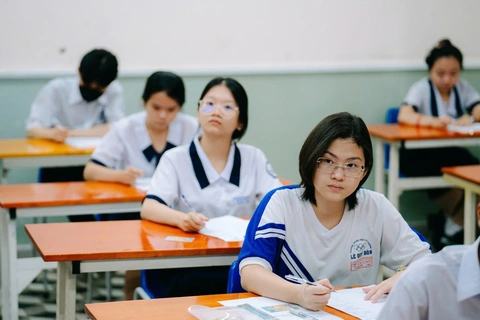Hơn 1,1 triệu thí sinh bắt đầu thi môn văn kỳ thi tốt nghiệp THPT 2025 - Ảnh 30. thi tốt nghiệp - Ảnh 30.