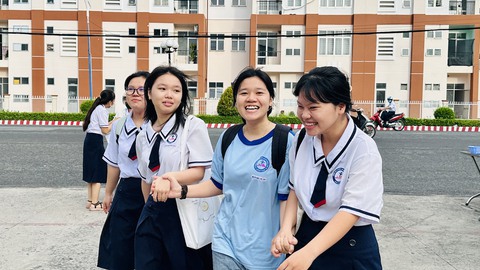 - Ảnh 3. thi tốt nghiệp - Ảnh 28.