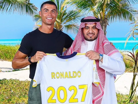 Al Nassr phải trả bao nhiêu cho tài xế, đầu bếp của Ronaldo? - Ảnh 1.