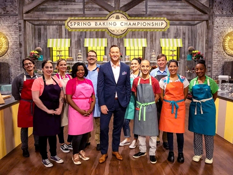 Những thảm họa kinh dị trong show làm bánh Spring Baking Championship - Ảnh 1.
