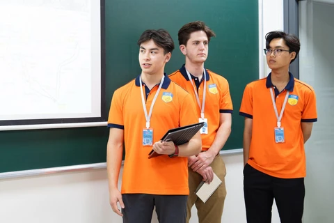 Nhiều thí sinh đến HUTECH đăng ký học bổng 25% - Ảnh 3.