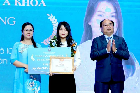 Đại học Văn Hiến - Ảnh 2.