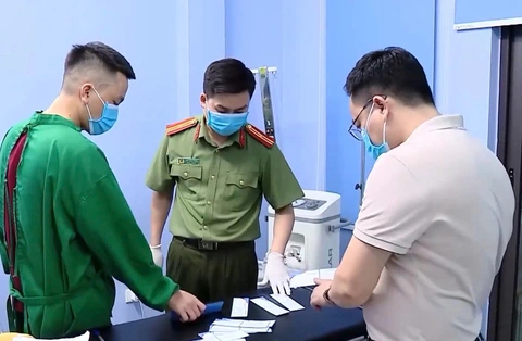 bác sĩ - Ảnh 1.