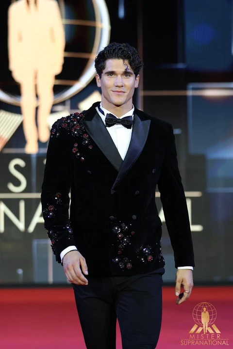 Minh Khắc dừng chân ở top 10 Nam vương Siêu quốc gia Mister Supranational 2025 - Ảnh 7. Mister Supranational - Ảnh 7.