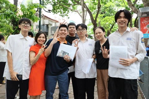 Thí sinh điểm thi 10 toán và tiếng Anh đều thi chương trình 2018 - Ảnh 1. điểm 10 - Ảnh 1.
