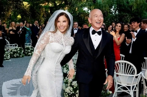 Jeff Bezos - Ảnh 1.