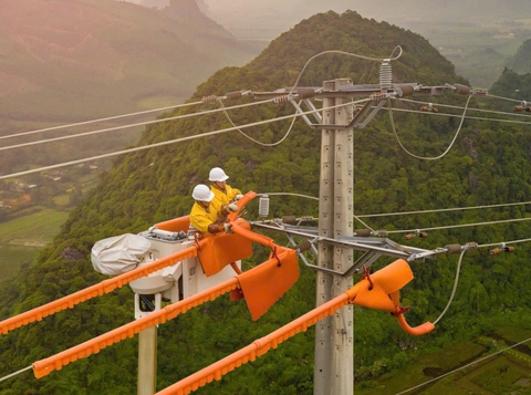 EVNCPC công bố quyết định thành lập 6 Công ty Điện lực sau sáp nhập - Ảnh 4.