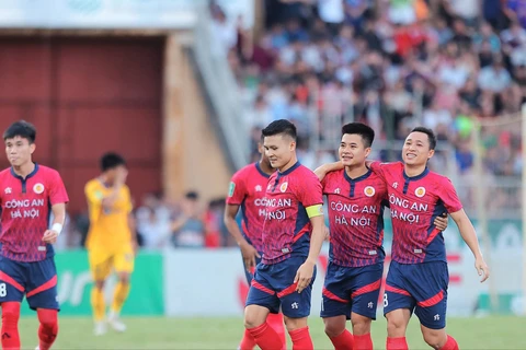 Sông Lam Nghệ An - Ảnh 1.