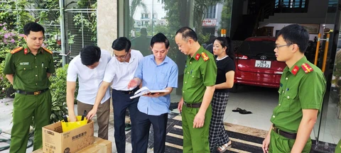 Khám xét nhà ‘trùm giang hồ xứ Thanh’ để đấu tranh với nhóm tội phạm- Ảnh 1. Khám xét nhà ‘trùm giang hồ xứ Thanh’ để đấu tranh với nhóm tội phạm - Ảnh 1.