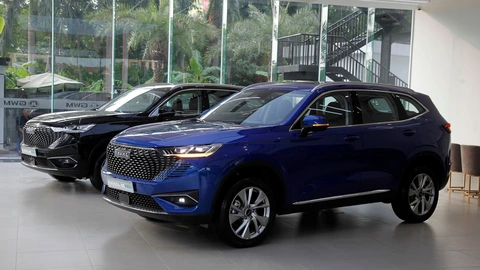 Haval H6 có 'đáy' mới, giảm 246 triệu đồng tại đại lý, giá thực tế chỉ ngang Seltos, HR-V- Ảnh 2. Tin tức giá xe: Haval H6 giảm tới 246 triệu, cạnh tranh Mazda CX-5 - Ảnh 1.