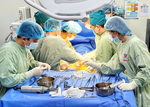 Một đêm trắng tạo 3 hành trình sự sống mới nhờ người hiến tạng- Ảnh 1. Một đêm trắng tạo 3 hành trình sự sống mới nhờ người hiến tạng- Ảnh 1.