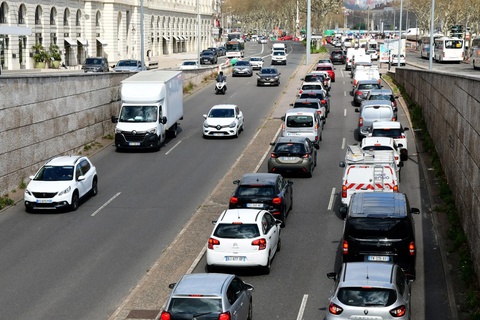 EU nới lỏng quy định xử lý vi phạm phát thải đối với ô tô - Ảnh 1.