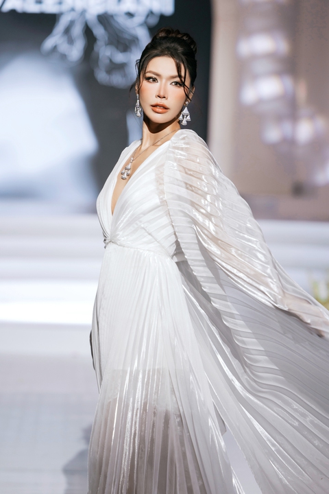 'Hẹn em' cùng Adrian Anh Tuấn - Ảnh 2. Adrian Anh Tuấn - Ảnh 2.