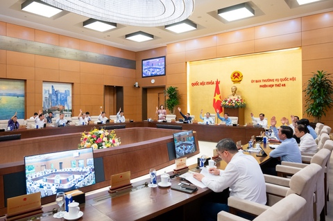 Chính thức thông qua Pháp lệnh Dân số mới: Vợ chồng được tự quyết định về số con - Ảnh 1.