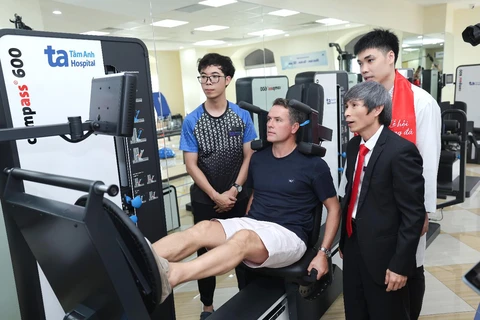Dàn huyền thoại Man Đỏ được chăm sóc ở Bệnh viện Tâm Anh - Ảnh 4.