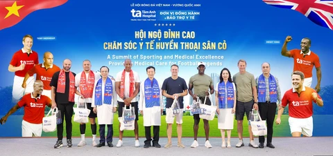 Dàn huyền thoại Man Đỏ được chăm sóc ở Bệnh viện Tâm Anh - Ảnh 6.