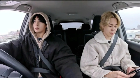 Jimin và Jungkook BTS xác nhận quay show thực tế tại Việt Nam - Ảnh 2. BTS - Ảnh 2.