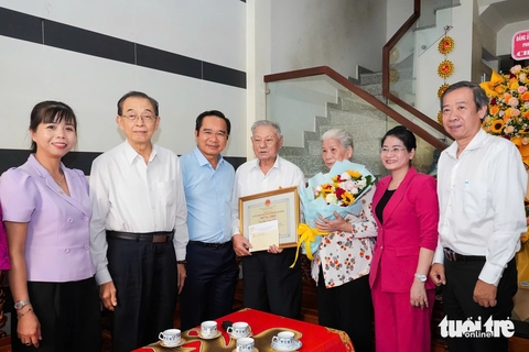 người cao tuổi - Ảnh 1.