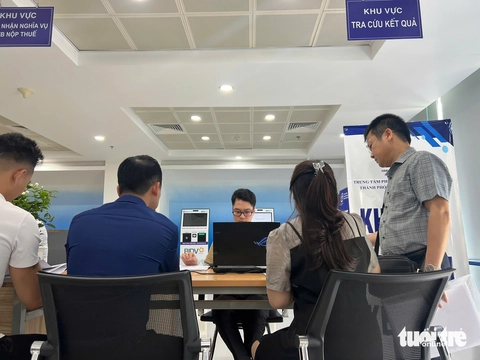 Người dân Hà Nội bức xúc vì tới hẹn trả kết quả thủ tục hành chính vẫn... chưa có kết quả - Ảnh 2.
