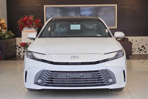 Toyota Camry - Ảnh 1.