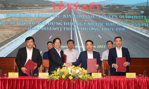 Ký hợp đồng dự án PPP cao tốc Dầu Giây - Tân Phú hơn 8.400 tỉ đồng - Ảnh 1.