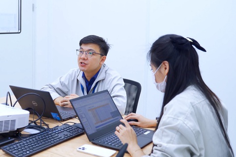 Đề xuất giảm thời gian cấp phép cho lao động nước ngoài, doanh nghiệp nói gì? - Ảnh 2. cấp phép - Ảnh 2.