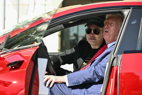 Số phận chiếc Tesla mà ông Trump từng mua ủng hộ tỉ phú Musk sẽ ra sao? - Ảnh 1. Tesla - Ảnh 1.
