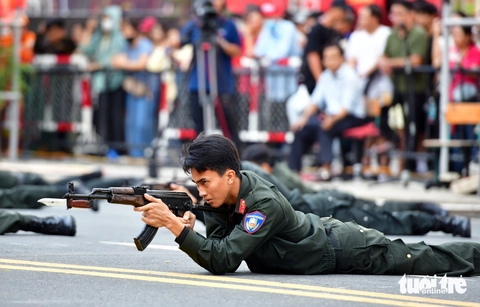Cảnh sát cơ động - Ảnh 15.