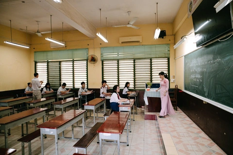 lớp 10 - Ảnh 5.