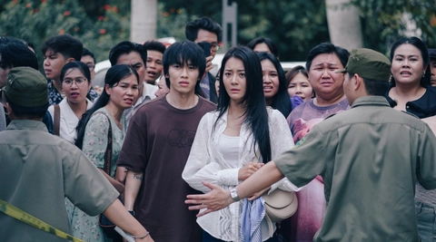 Dưới đáy hồ - Ảnh 1.