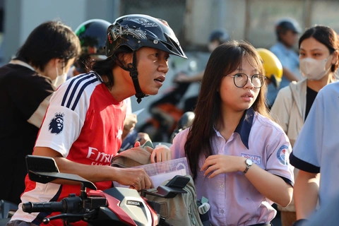 lớp 10 - Ảnh 8.