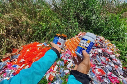 Cận cảnh nơi phát hiện hàng ngàn hộp thực phẩm chức năng đổ đống tại TP.HCM - Ảnh 2.