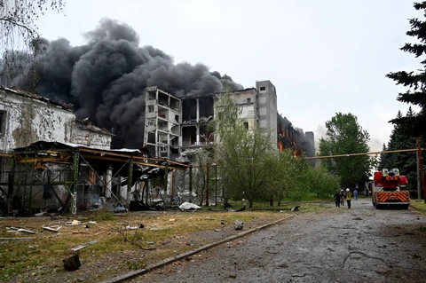 Ukraine tố Nga tấn công lớn chưa có vào Kharkov, 3 người thiệt mạng - Ảnh 3. Ukraine - Ảnh 3.