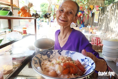 mỳ Quảng - Ảnh 2.