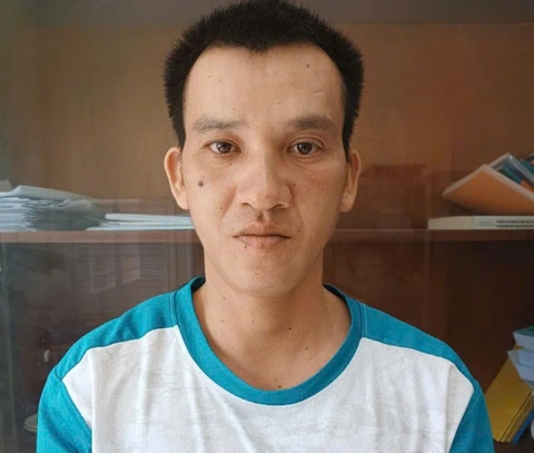 Truy tố cha dượng hiếp dâm con gái riêng của vợ - Ảnh 1.