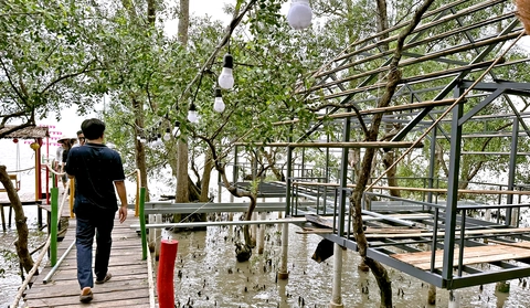 'Xẻ thịt' đất rừng phòng hộ để làm quán nhậu - Ảnh 2.
