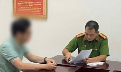 thoát y - Ảnh 1.