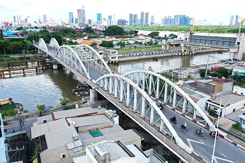 con đường - Ảnh 1.