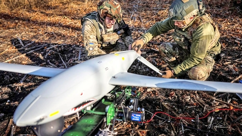 Drone Ukraine lại tấn công Matxcơva, các sân bay phải đóng cửa tạm thời - Ảnh 1.