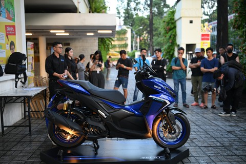 Yamaha NVX 2025 trưng bày ở Việt Nam, kỳ vọng giá tốt để đấu Honda Air Blade - Ảnh 2.