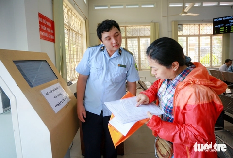Tòa nhà từng điều hành cả quận, giờ là trụ sở phường Bình Thạnh - Ảnh 12.