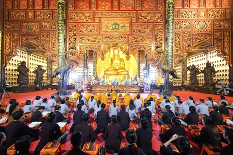 Đúng 6h sáng nay, Hơn 18.000 ngôi chùa, tự viện trên cả nước đồng loạt cầu Quốc thái dân an - Ảnh 5. Hơn 18.000 ngôi chùa và tự viện cả nước đồng loạt 6h sáng cử chuông trống cầu quốc thái dân an - Ảnh 5.