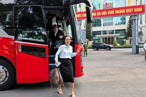 Hơn 200 cán bộ từ Bình Phước cũ qua Đồng Nai làm việc- Ảnh 1.