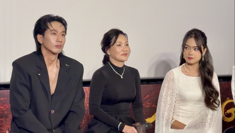 Hồng Đào - Ảnh 1.