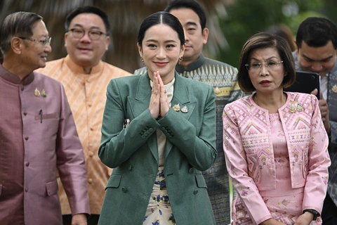 Thủ tướng Thái Lan nhận thêm chức ngay trước thềm nghe quyết định của tòa án - Ảnh 1. thái lan - Ảnh 1.